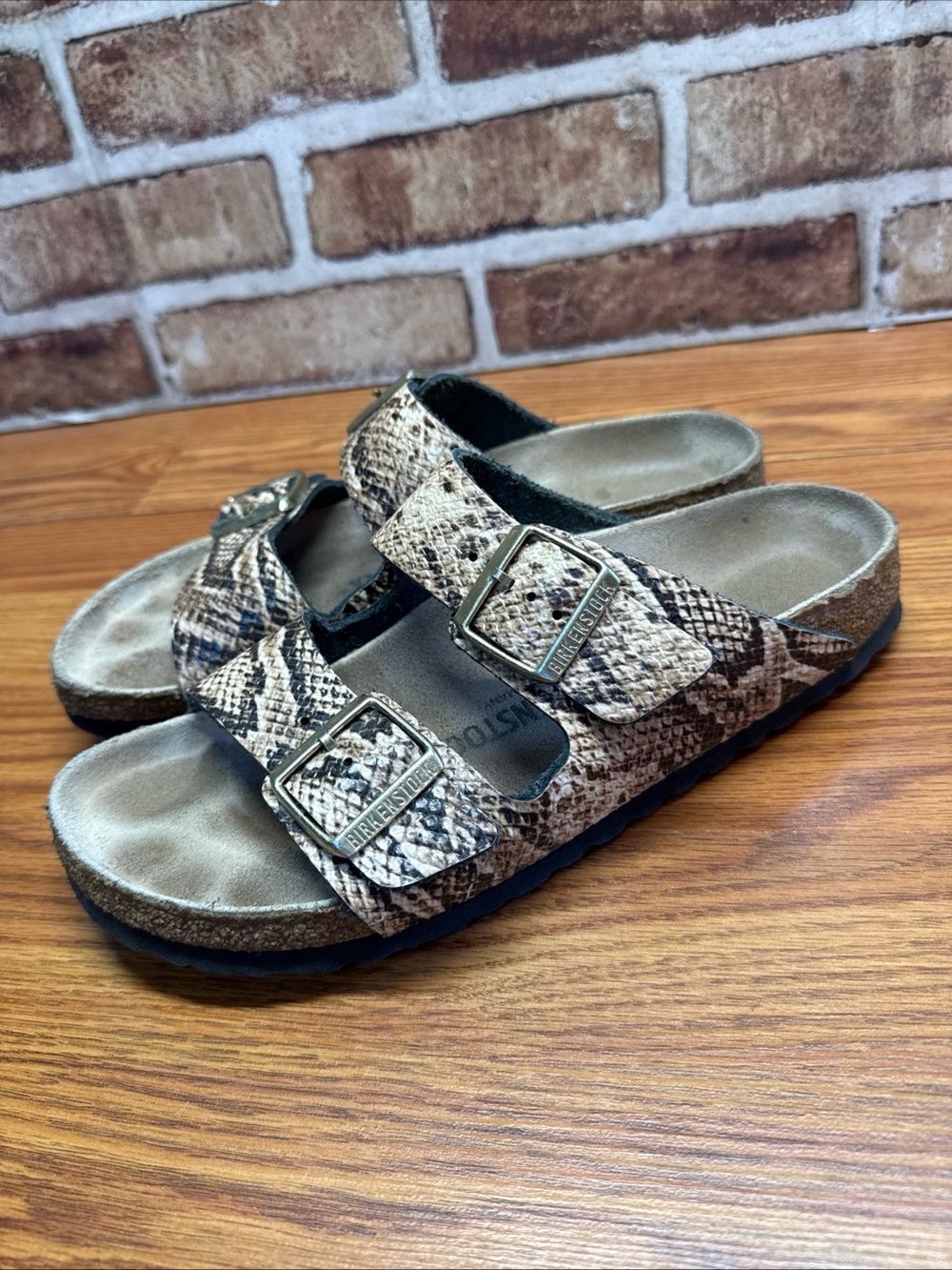 Birkenstock Women's Arizona Sandals Snake Python Print Size 9 Narrow Fit